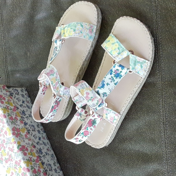 LoveShackFancy Sandals - Picture 1 of 5